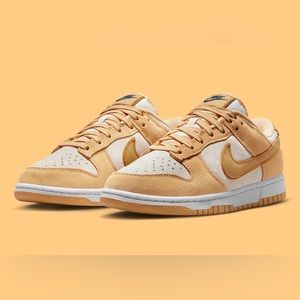 Nike Gold dunks sz 11.5 women’s NWB